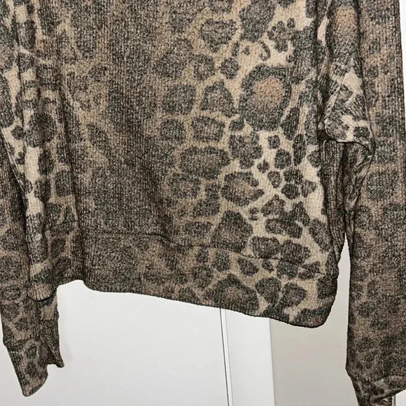LNA cheetah print hooded sweater size XS - Picture 4 of 7